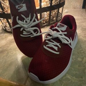 Maroon Nike Tennis shoes